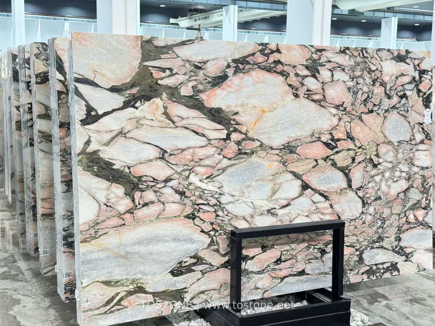 calacatta-rosa-marble-slab-01-tostone Vietnamese Calacatta Rosa marble slabs with pale pink and cream areas framed by dark veins